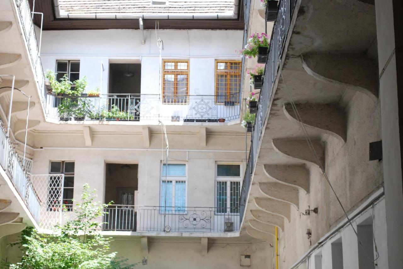 Stylish Studios Apartment In The City Center With Air Conditioning Budapest Extérieur photo