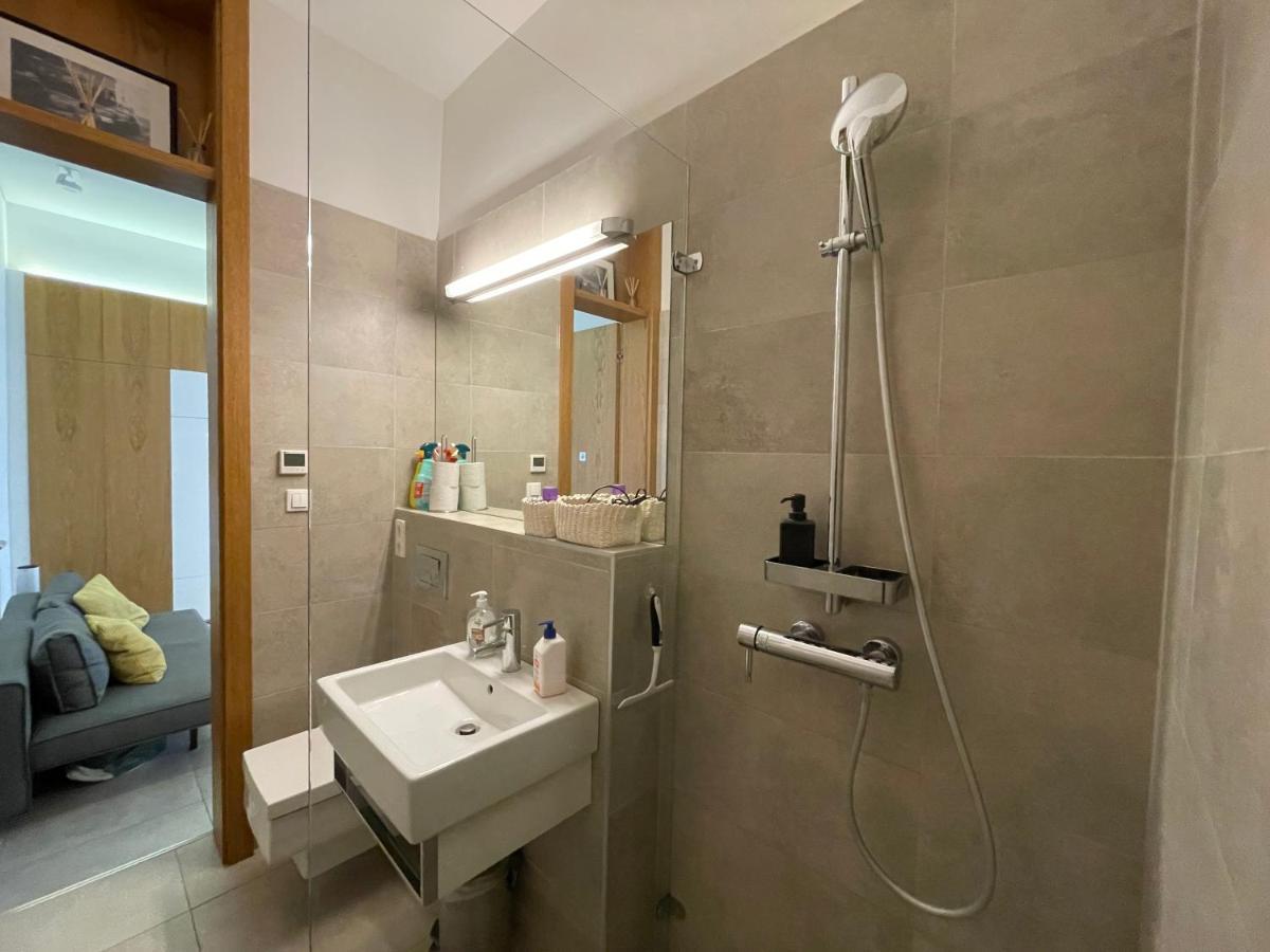 Stylish Studios Apartment In The City Center With Air Conditioning Budapest Extérieur photo
